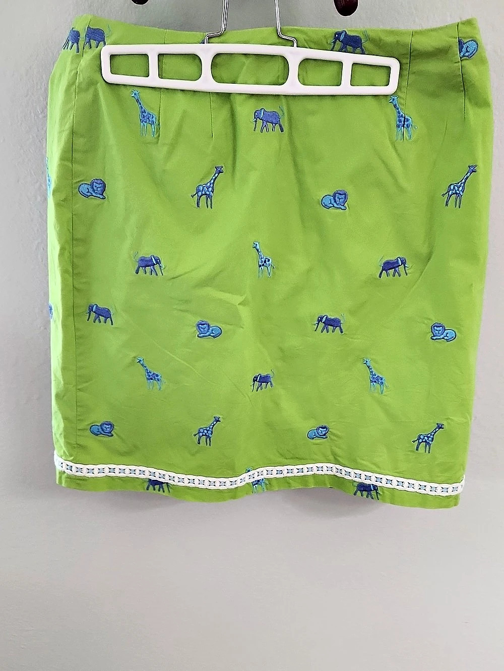 Vintage Lilly Pulitzer Embroidered Skirt in Green W Blue Elephants Size 10